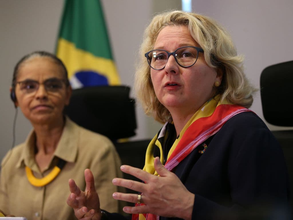 Marina Silva ao lado da ministra Alema Svenja Schulze_Foto José Cr_Agência Brasil.jpg